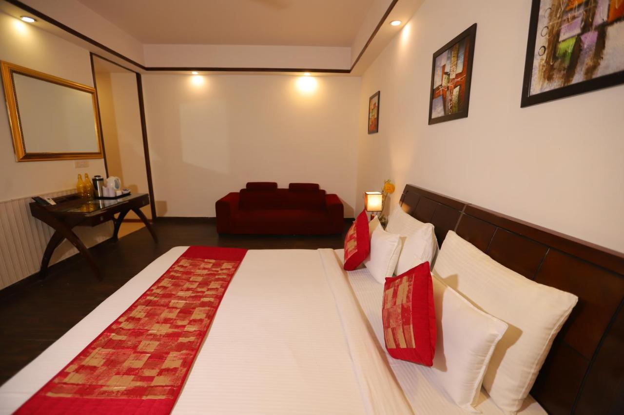 Hotel The Picasso Residency - Naraina Nové Dillí Exteriér fotografie