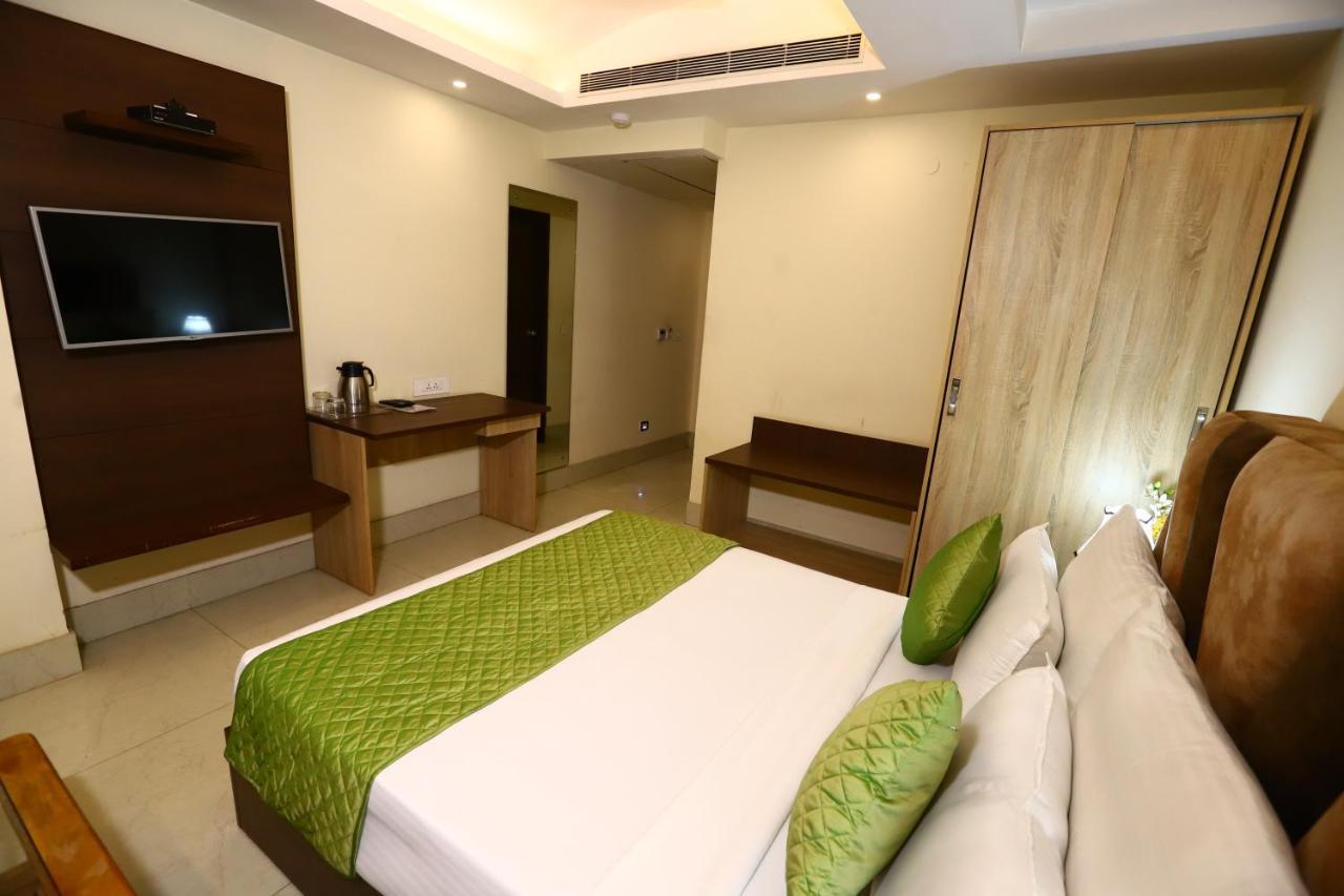 Hotel The Picasso Residency - Naraina Nové Dillí Exteriér fotografie
