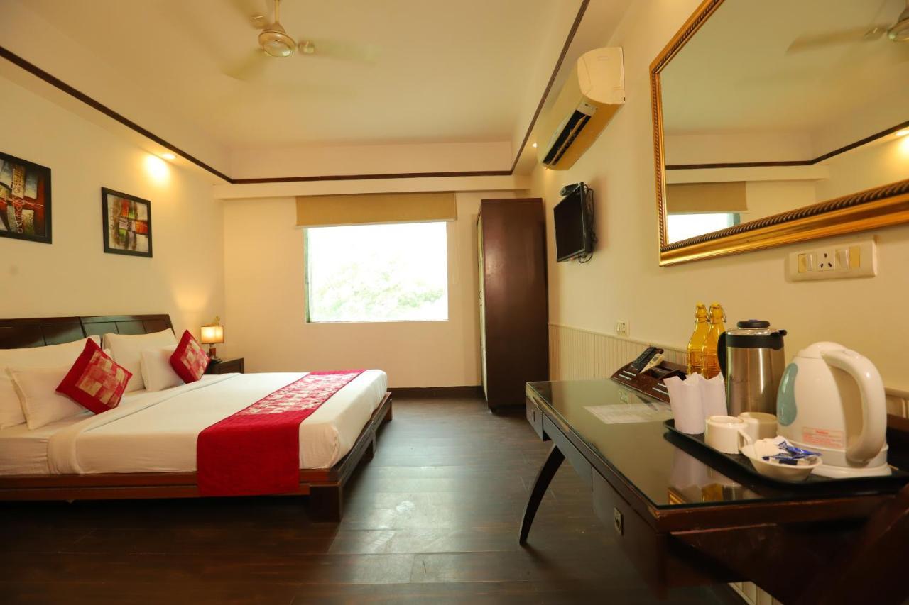 Hotel The Picasso Residency - Naraina Nové Dillí Exteriér fotografie