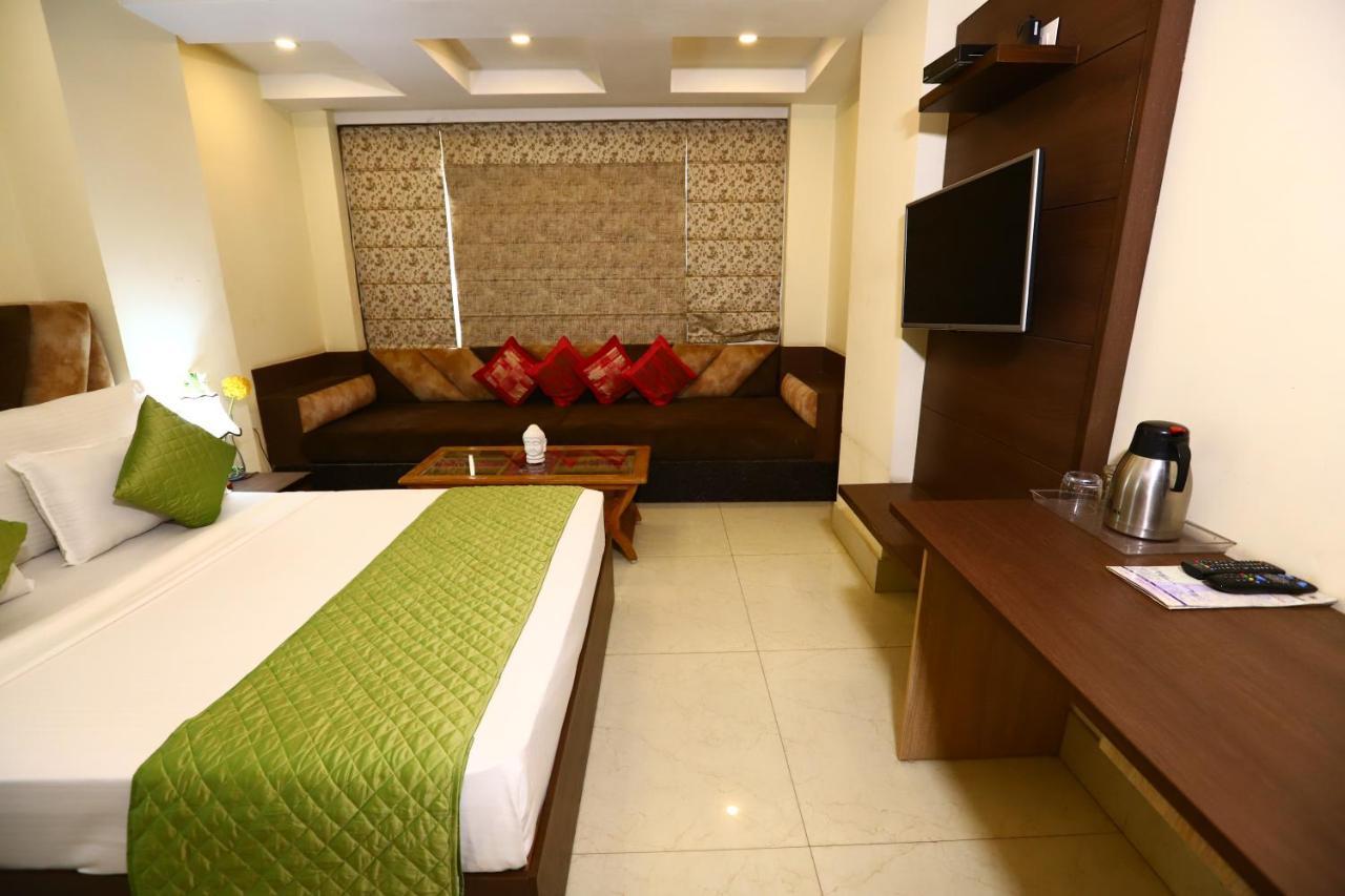 Hotel The Picasso Residency - Naraina Nové Dillí Exteriér fotografie