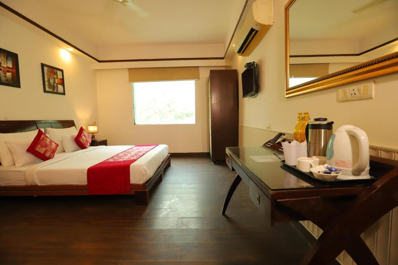 Hotel The Picasso Residency - Naraina Nové Dillí Exteriér fotografie