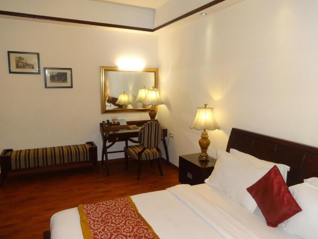 Hotel The Picasso Residency - Naraina Nové Dillí Exteriér fotografie
